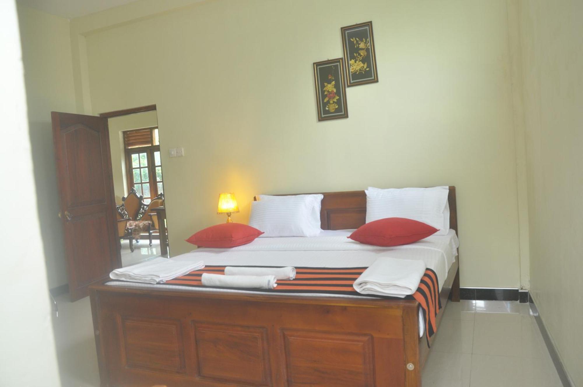 The Max Villa Negombo Dış mekan fotoğraf